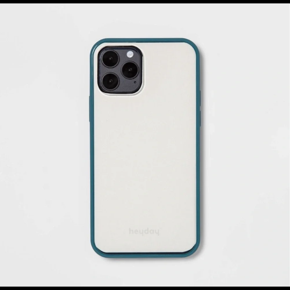 heyday Apple iPhone 12/iPhone 12 Pro Case. heyday USB-A Round Cable